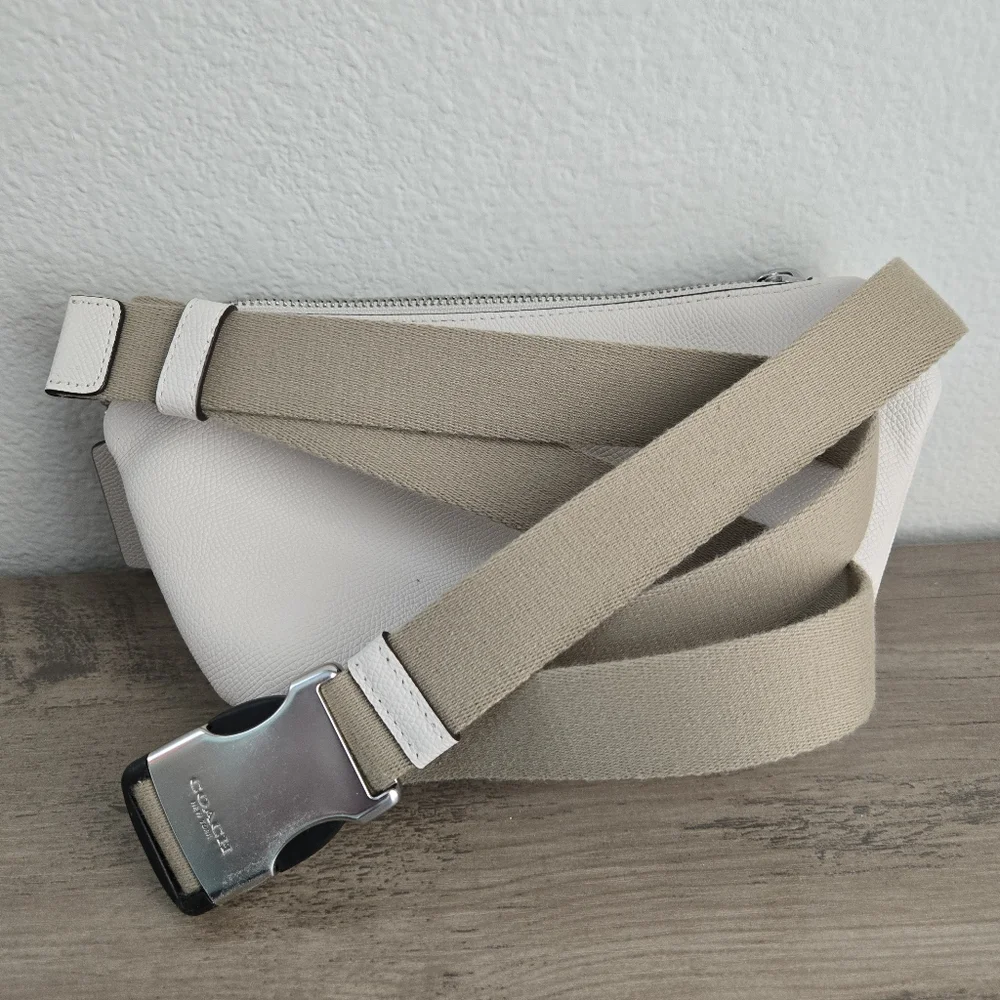 COACH Belt Bag in Crossgrain Leather Chalk - Picture 9 of 14